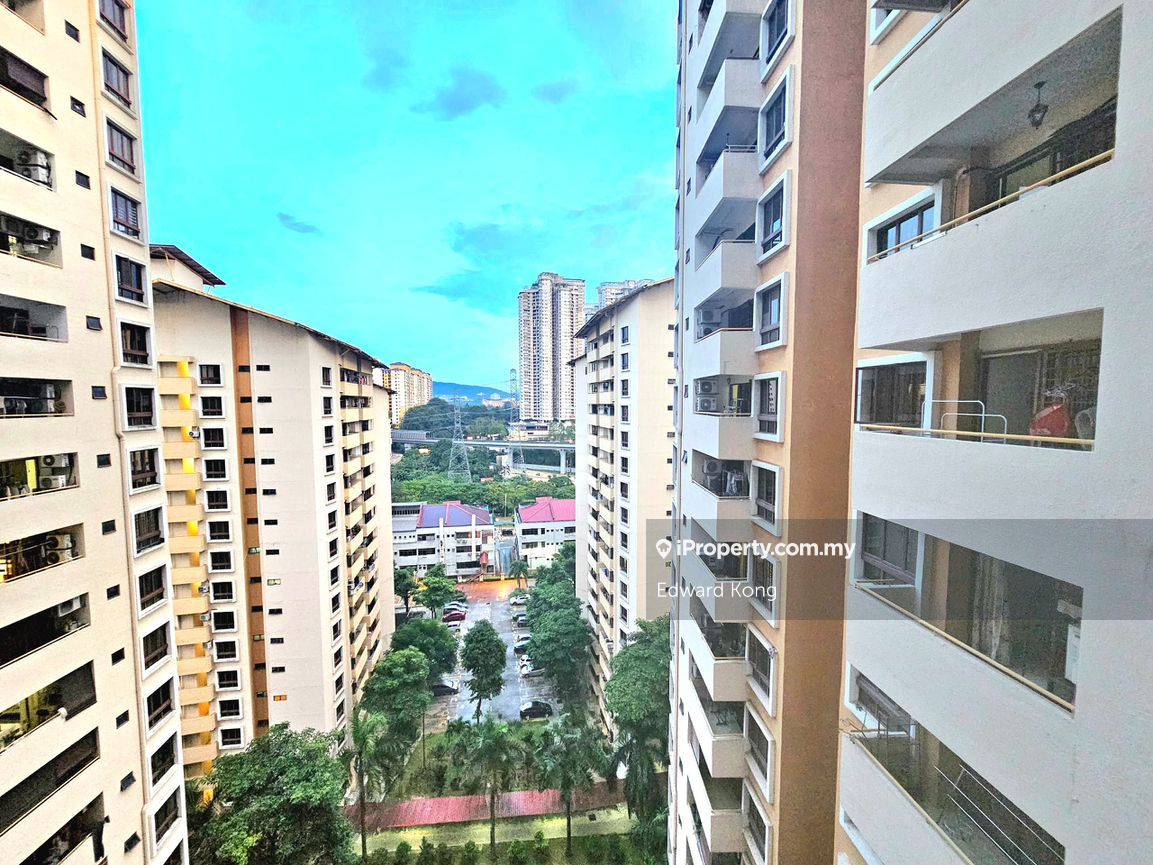 Palm Spring Damansara Intermediate Condominium 3 Bedrooms For Sale In