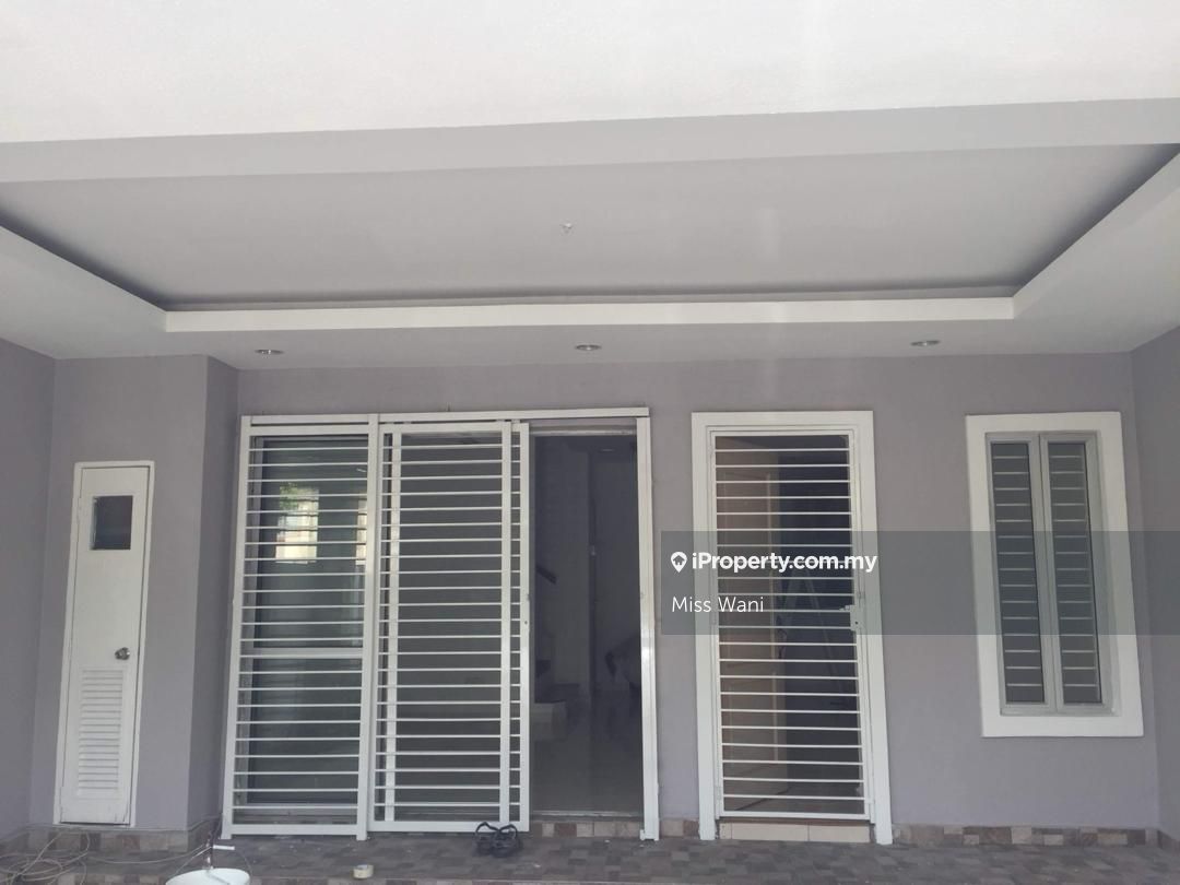 Double Storey Terrace House Taman Pinggiran USJ USJ For Rent RM2200