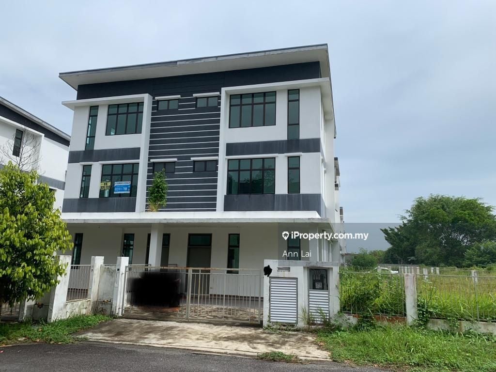 Taman Mutiara Mas Storey Cluster Corner Lot Skudai Cluster House