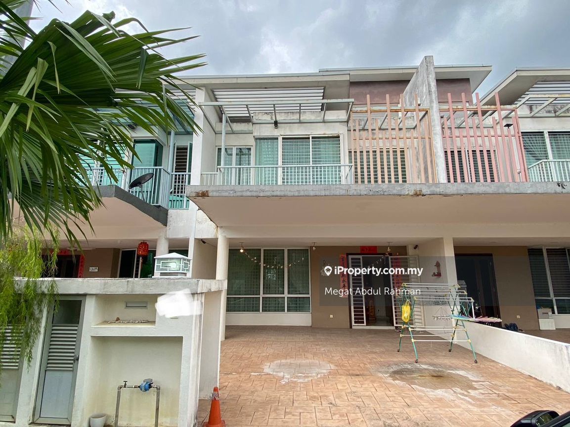 Cyberjaya Intermediate 2 Sty Terrace Link House 4 Bedrooms For Sale