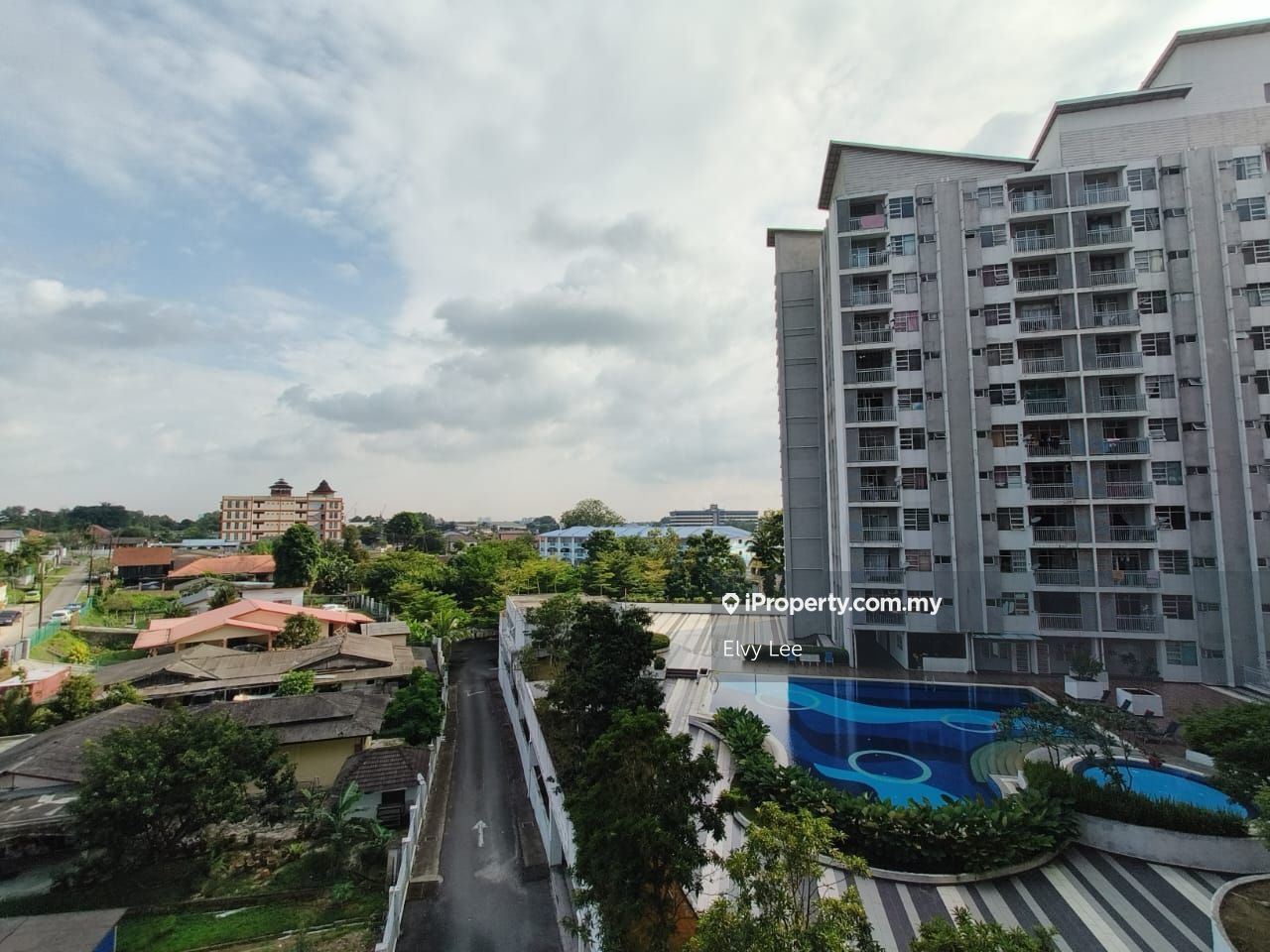 Scott Towers Larkin JB Intermediate Condominium 3 Bedrooms For Sale