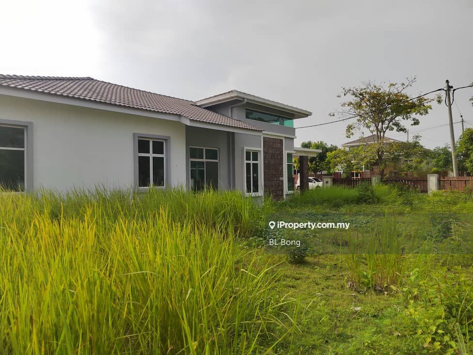 Taman Belimbing Setia Durian Tunggal Corner Lot Bungalow Bedrooms