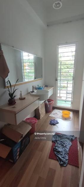 Bayan Villa Seri Kembangan Corner Lot Townhouse Bedrooms For Sale