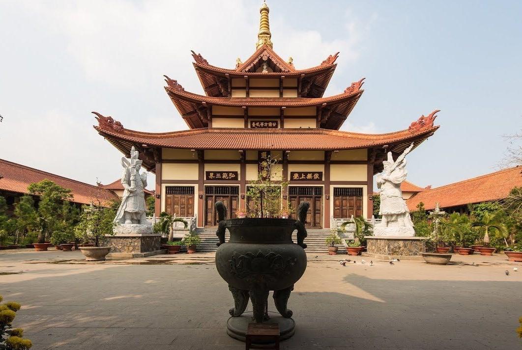 Chùa Huệ Nghiêm Bình Tân