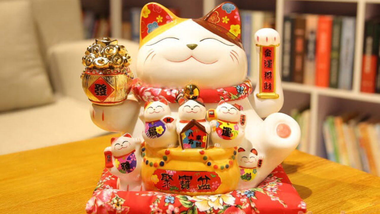 Mèo thần tài đặt tại phòng khách