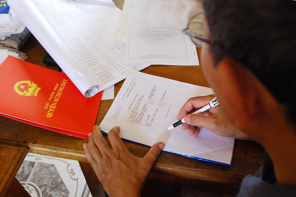 Làm sổ đỏ