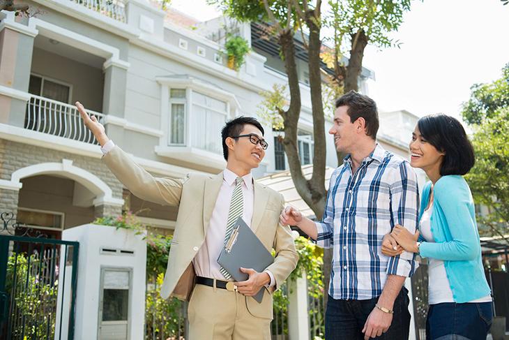 Nhân viên môi giới sẽ là người đồng hành đáng tin cậy của bạn khi giao dịch bất động sản