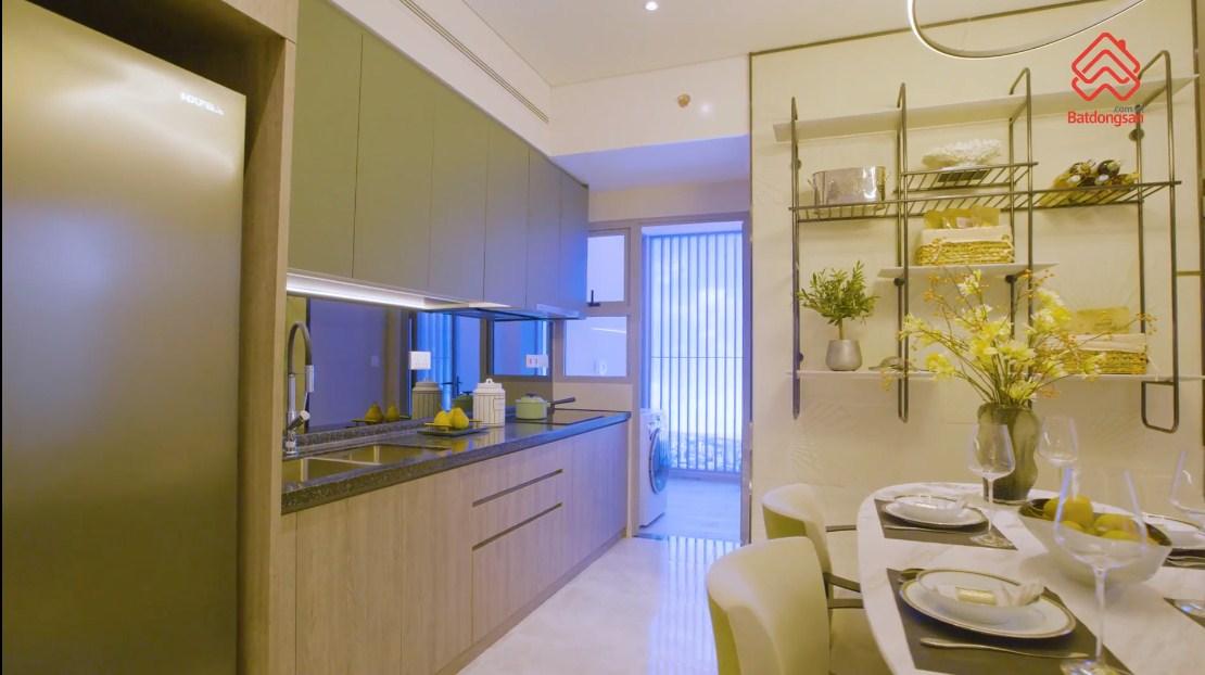 Thiết kế phòng bếp căn hộ Celesta Heights nối với logia giúp thoát mùi nấu nướng