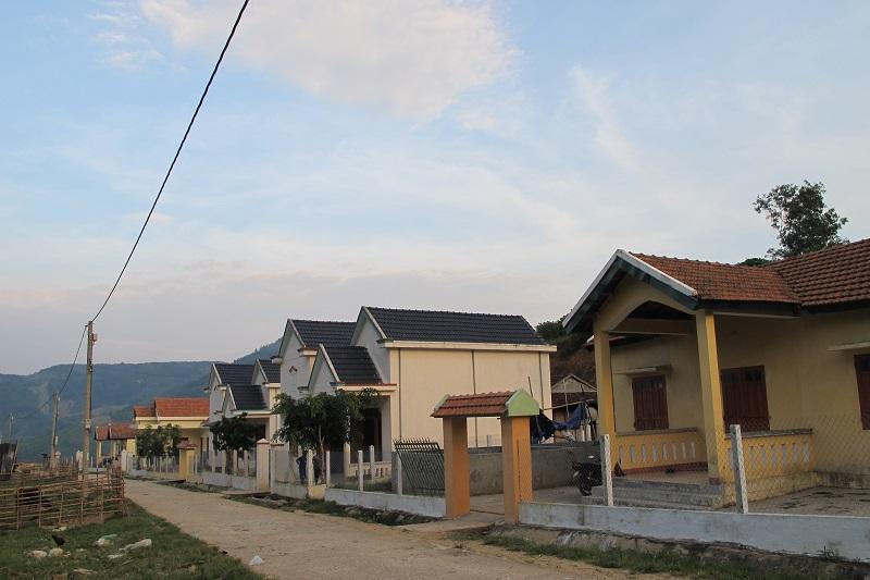 hỗ trợ tái định cư 