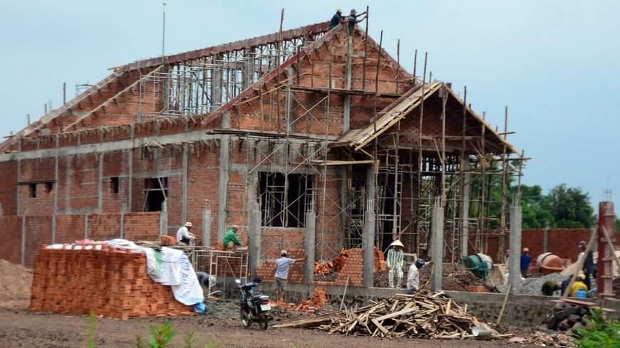 Tuổi 1990 xây nhà năm 2023