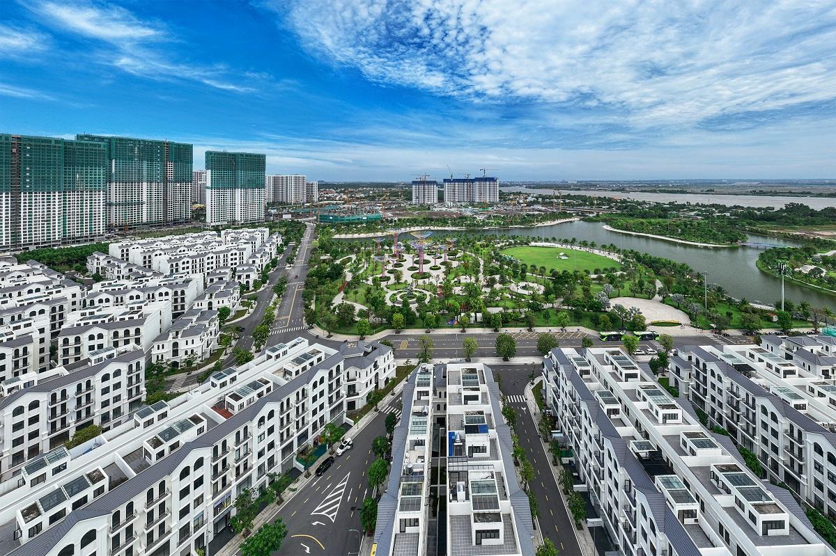Thị trường TP.HCM khan hiếm nguồn cung phân khúc căn hộ trung cấp, bình dân