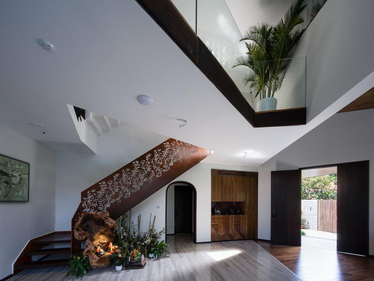 cầu thang ở góc nhà