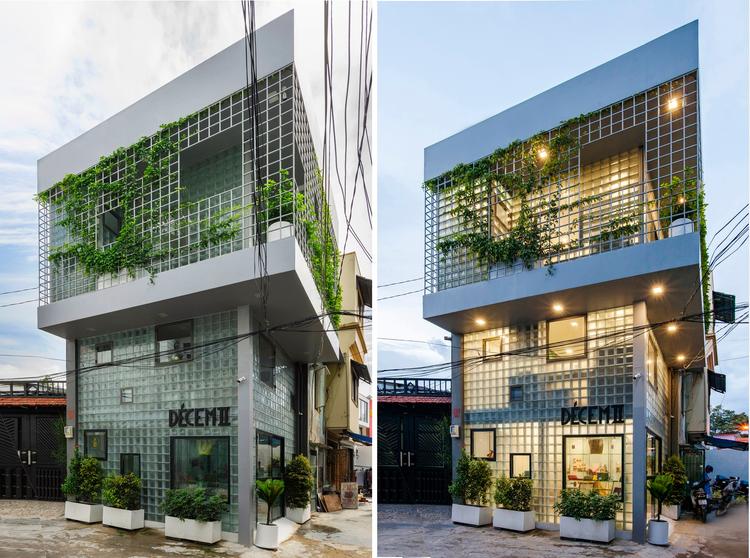 nhà gạch kính vào ban ngày và ban đêm