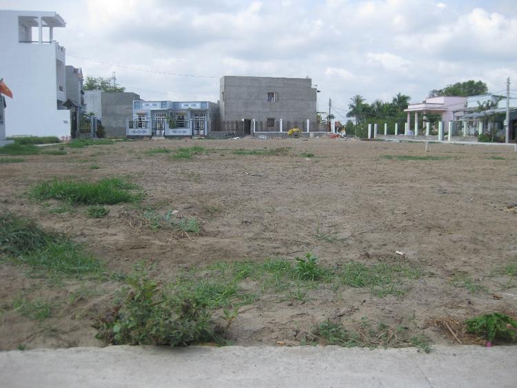 mảnh đất thổ cư có nhiều nhà đã xây dựng xung quanh