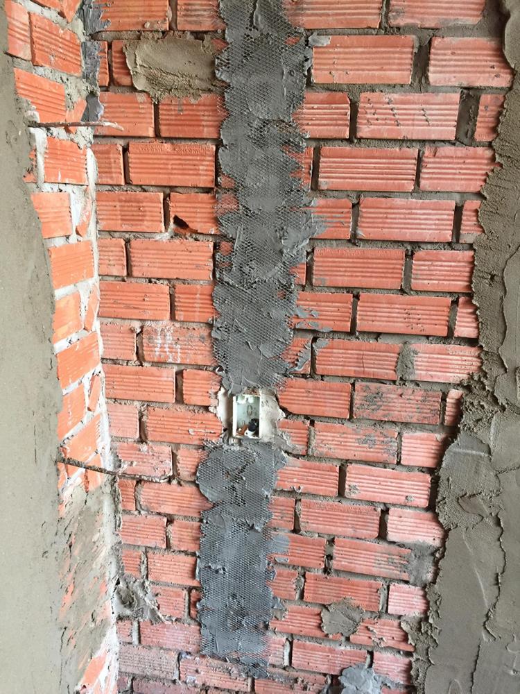 Dùng lưới mắt cáo để thi công điện nước âm tường