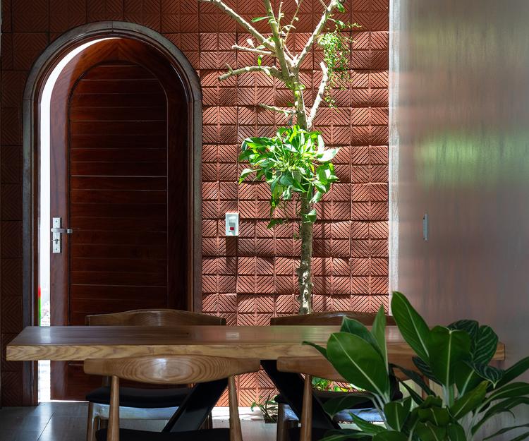 Giếng trời nhỏ có cuối nhà.