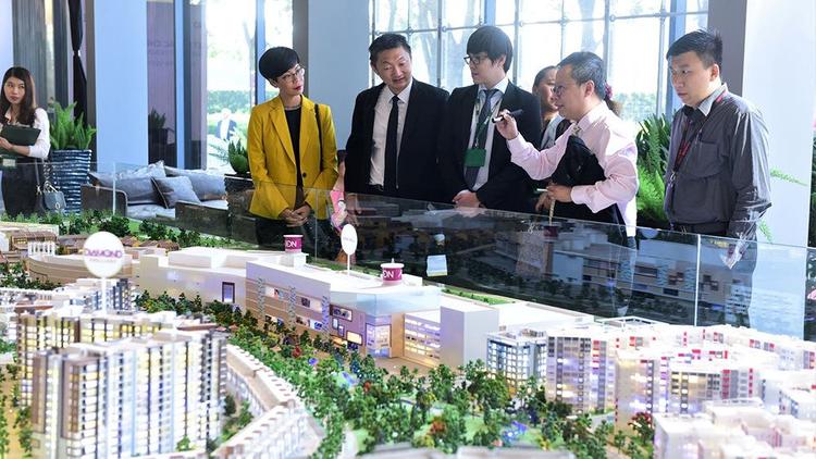 Hình ảnh khách hàng thăm dự án