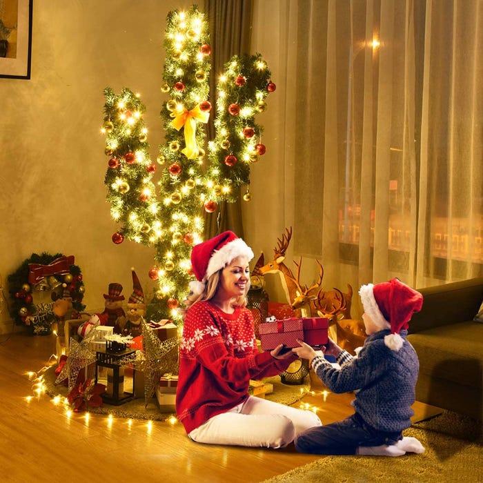 Cây xương rồng trang trí Noel