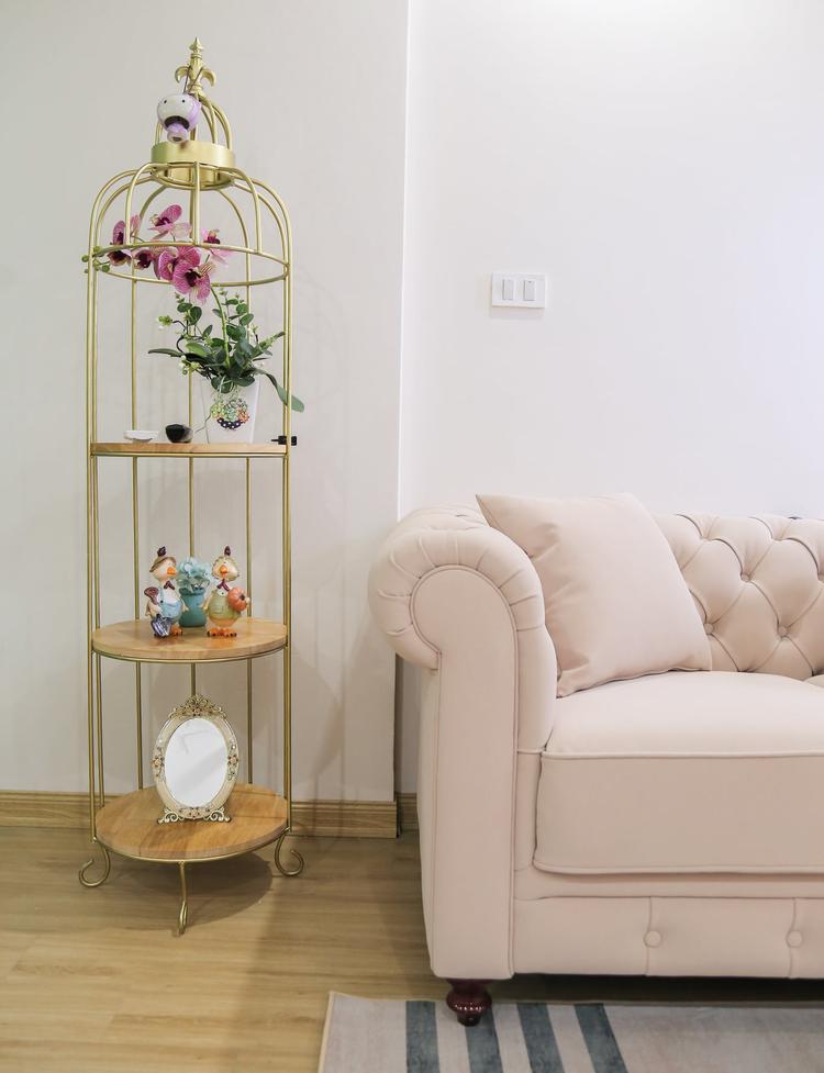 Những món đồ trang trí dễ thương, phù hợp với phong cách trang nhã, nữ tính của căn hộ.