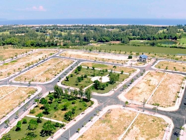 khu đất được phân chia thành nhiều lô với diện tích khác nhau