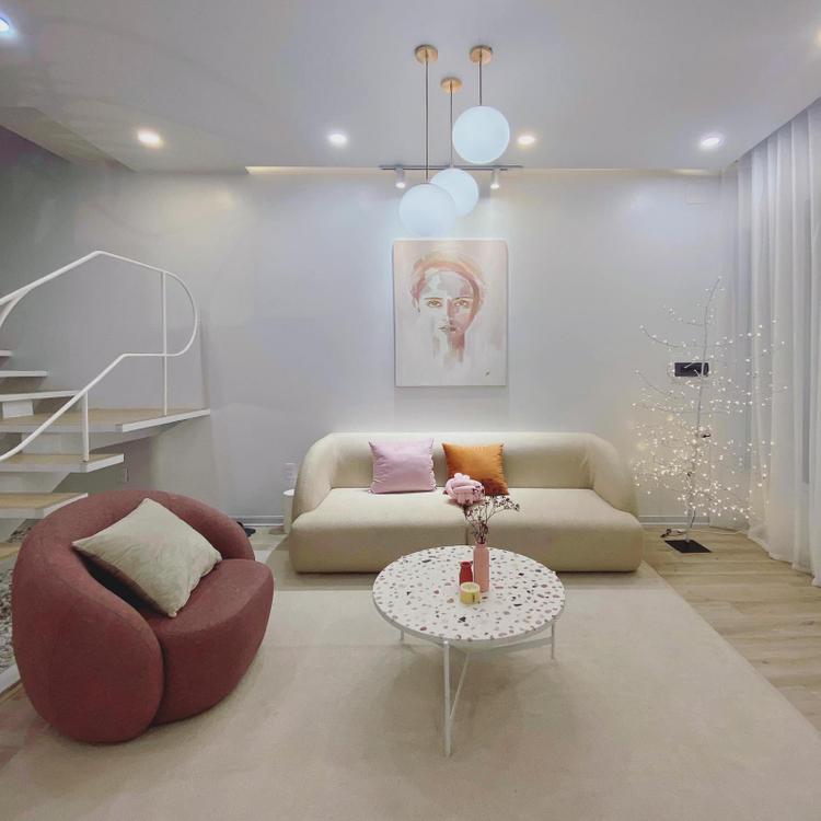 Nội thất phòng khách sử dụng tông màu nữ tính, nhẹ nhàng