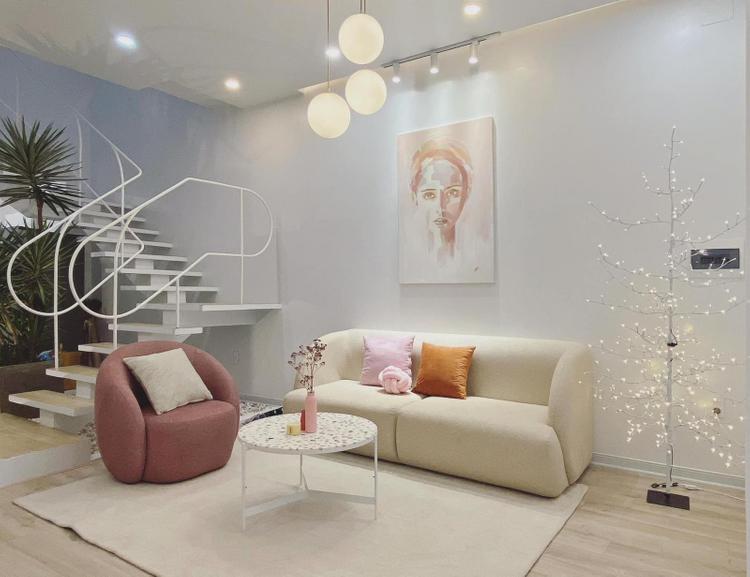 Phòng khách hiện đại với những gam màu nữ tính