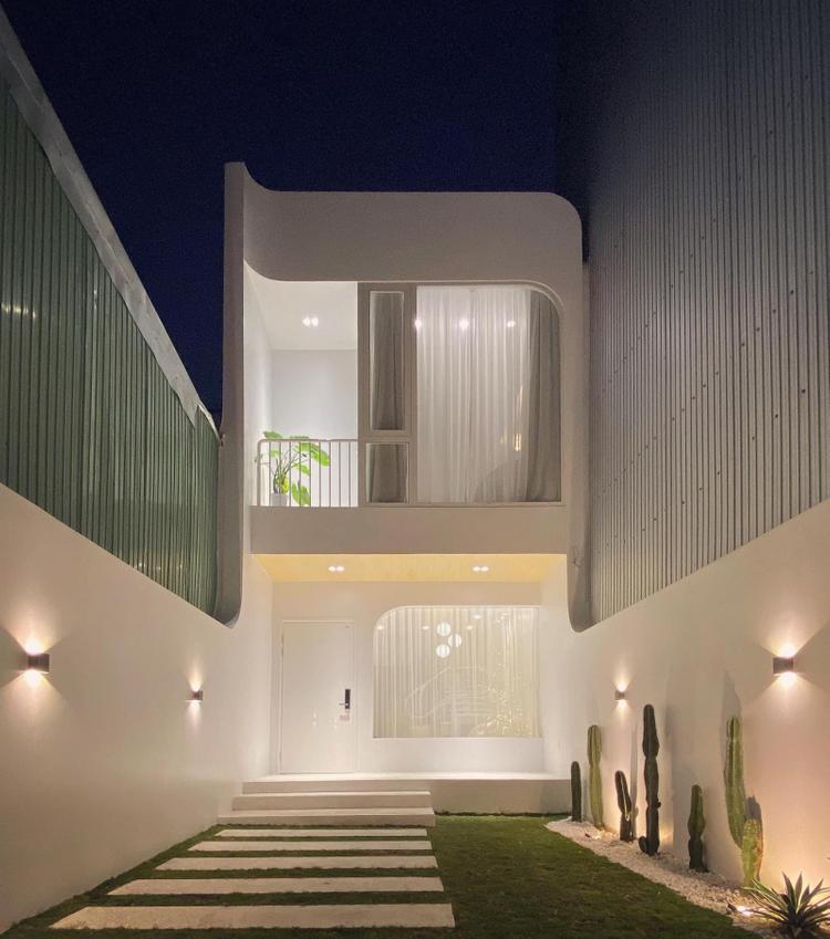 Mặt tiền nhà phố 2 tầng của cặp vợ chồng trẻ ở Đà Nẵng