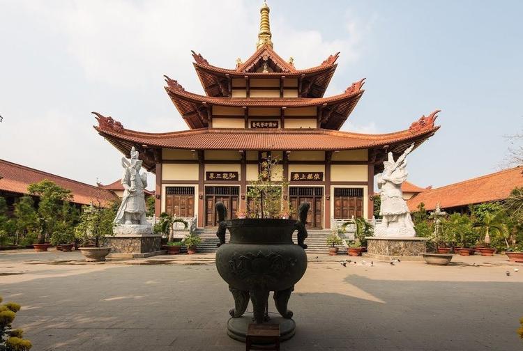 Chùa Huệ Nghiêm Bình Tân