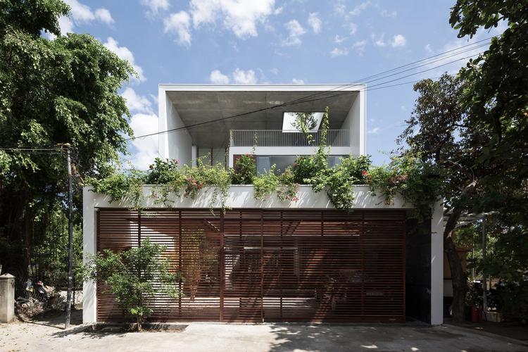 Ngôi nhà Q House có lớp vỏ kết cấu chính là hệ khung bê tông cốt thép