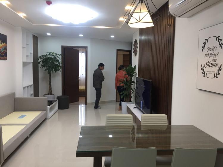 Xem căn hộ khi mua nhà qua môi giới