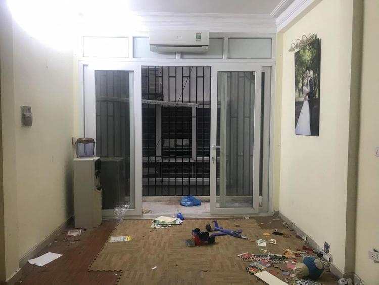 căn phòng trống, đang được cải tạo