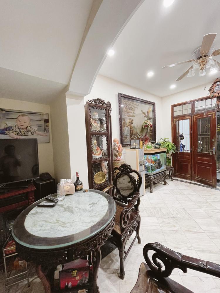 bàn và đồ nội thất phòng khách