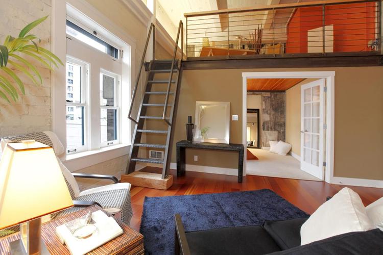 cầu thang liền bằng sắt hoặc thép sơn tĩnh điện