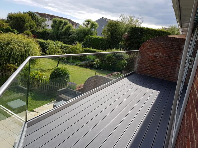 Hwood là thương hiệu gỗ nhựa uy tín