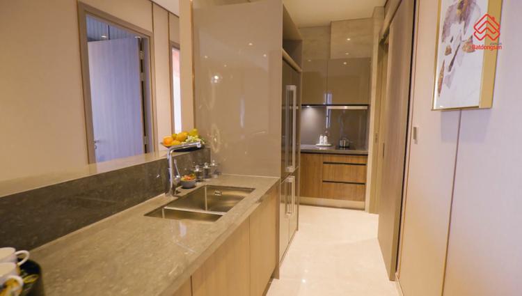 Phòng bếp căn hộ The MarQ