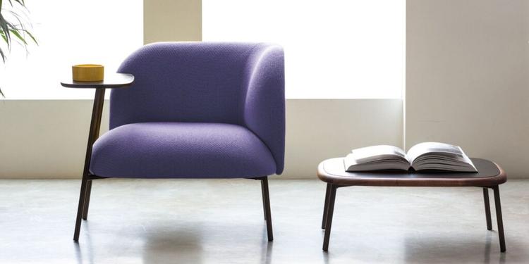 ghế màu xanh tím pantone