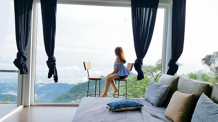  Cửa sổ kính dạng cực lớn, view bao trọn tầm mắt rất được lòng giới trẻ