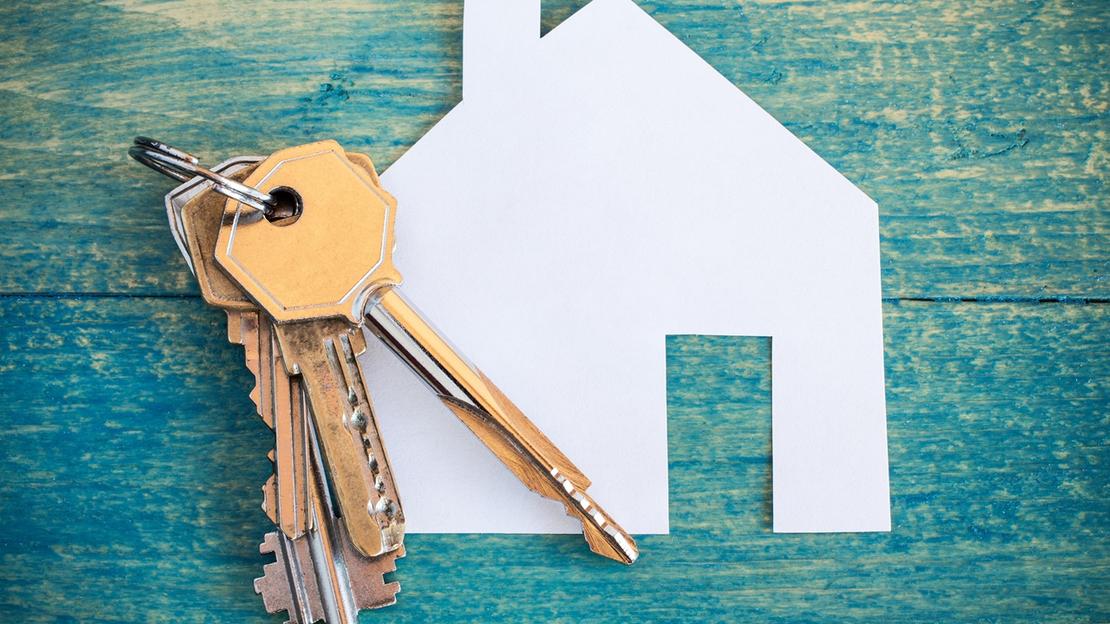 Which is better: short or long term lettings?