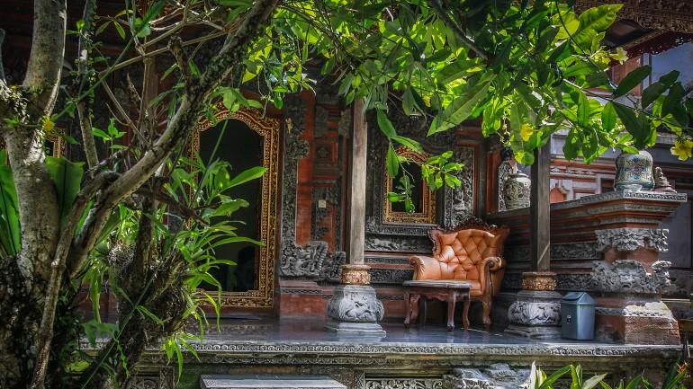 Mengenal Rumah Adat Bali, Filosofi Arsitekturnya, dan 8 Bagian Areanya