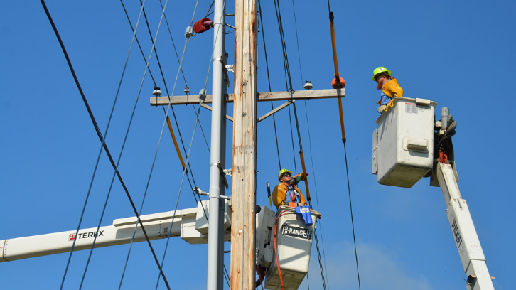 10 Cara Hemat Energi Listrik dan Biaya di Rumah