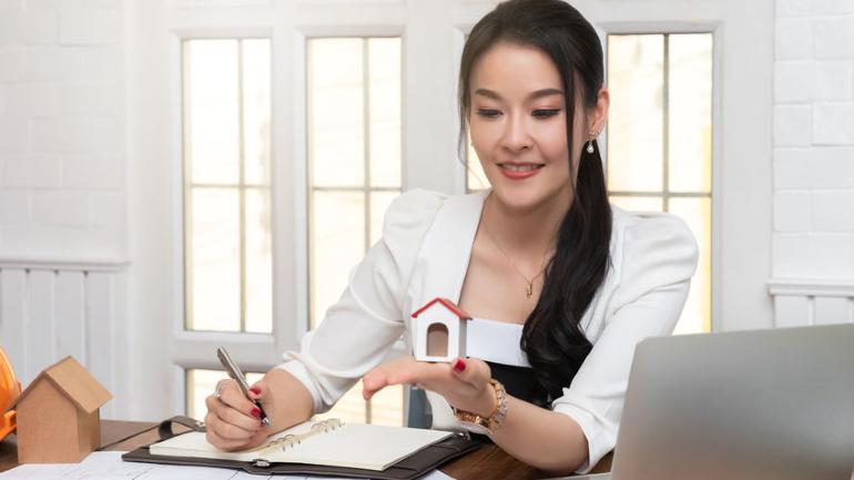 Is Your Property Agent The Real Deal? Here’s How to Check!