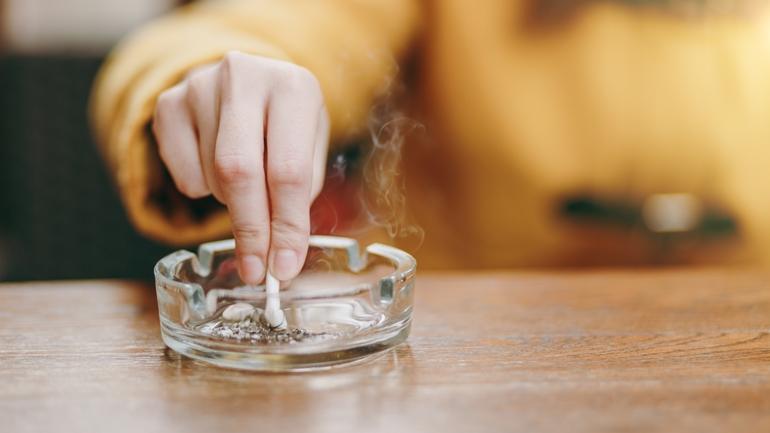 6 วิธีกำจัดกลิ่นบุหรี่ในบ้านให้หายเป็นปลิดทิ้ง