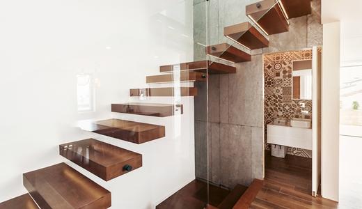 ห้องน้ำใต้บันได 5 วิธีเสริมฮวงจุ้ยและตกแต่งอย่างไรให้ไม่แคบ