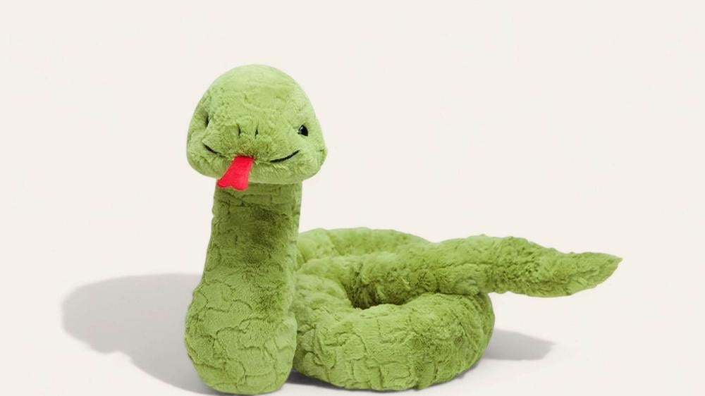 งูเขียว อันตรายไหม มีกี่ชนิด มีพิษไหม และควรรับมืออย่างไร