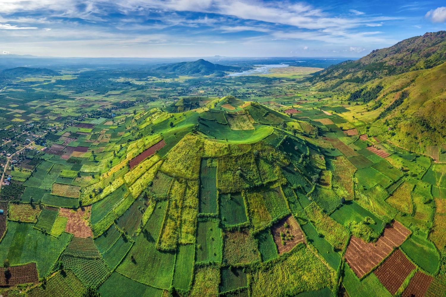 Cảnh quan rừng núi của vùng đất Tây Nguyên.
