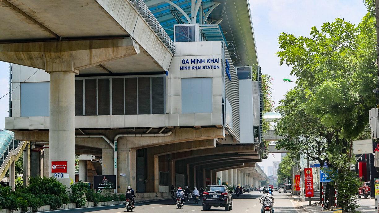 Ga Metro Minh Khai trên đườg Cầu Diễn.