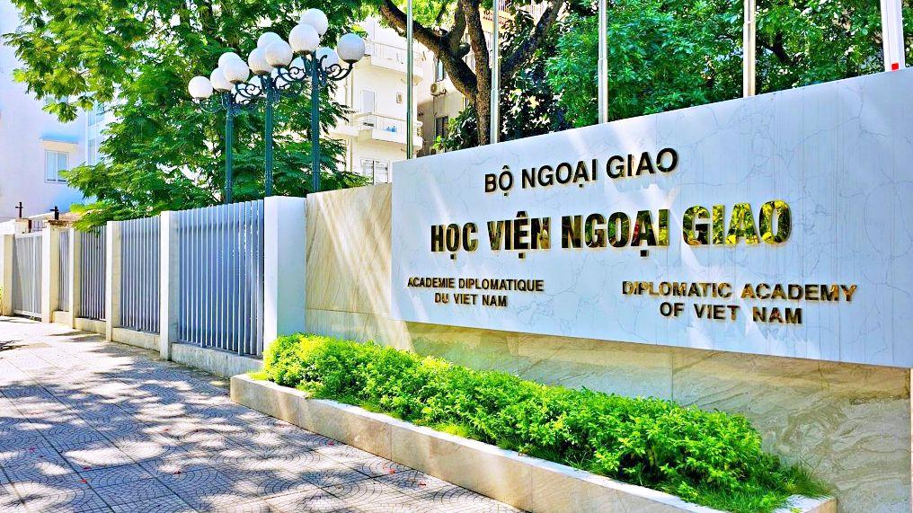 Trường Học viện Ngoại giao nằm trên Phố Chùa Láng