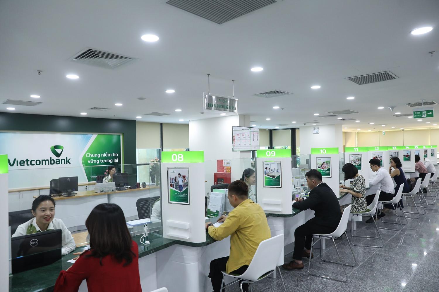 Nhiều khách hàng muốn biết Vietcombank làm việc đến mấy giờ