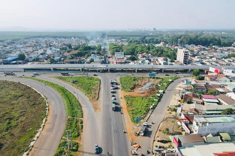 Ngã tư Dầu Giây nằm ở thị trấn Dầu Giây của huyện Thống Nhất (Đồng Nai)