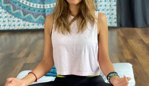 Yoga dan Meditasi: Nak cuba ? Jom lihat stail  dan tip dari selebriti terkemuka, Sunshine Aileen Devi!